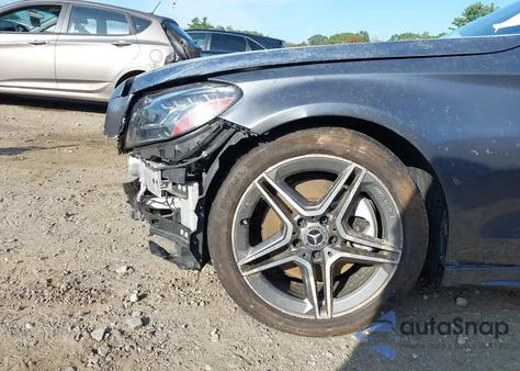 2021 Mercedes-Benz C 300 4Matic z USA, uszkodzony, nr VIN W1KWF8EB1MR651551